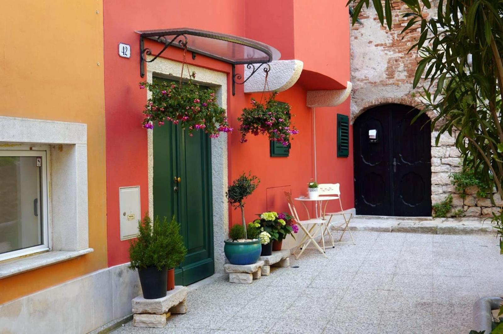 רוביני Montalbano Gem - Heritage Studio With Airy Vibes מראה חיצוני תמונה